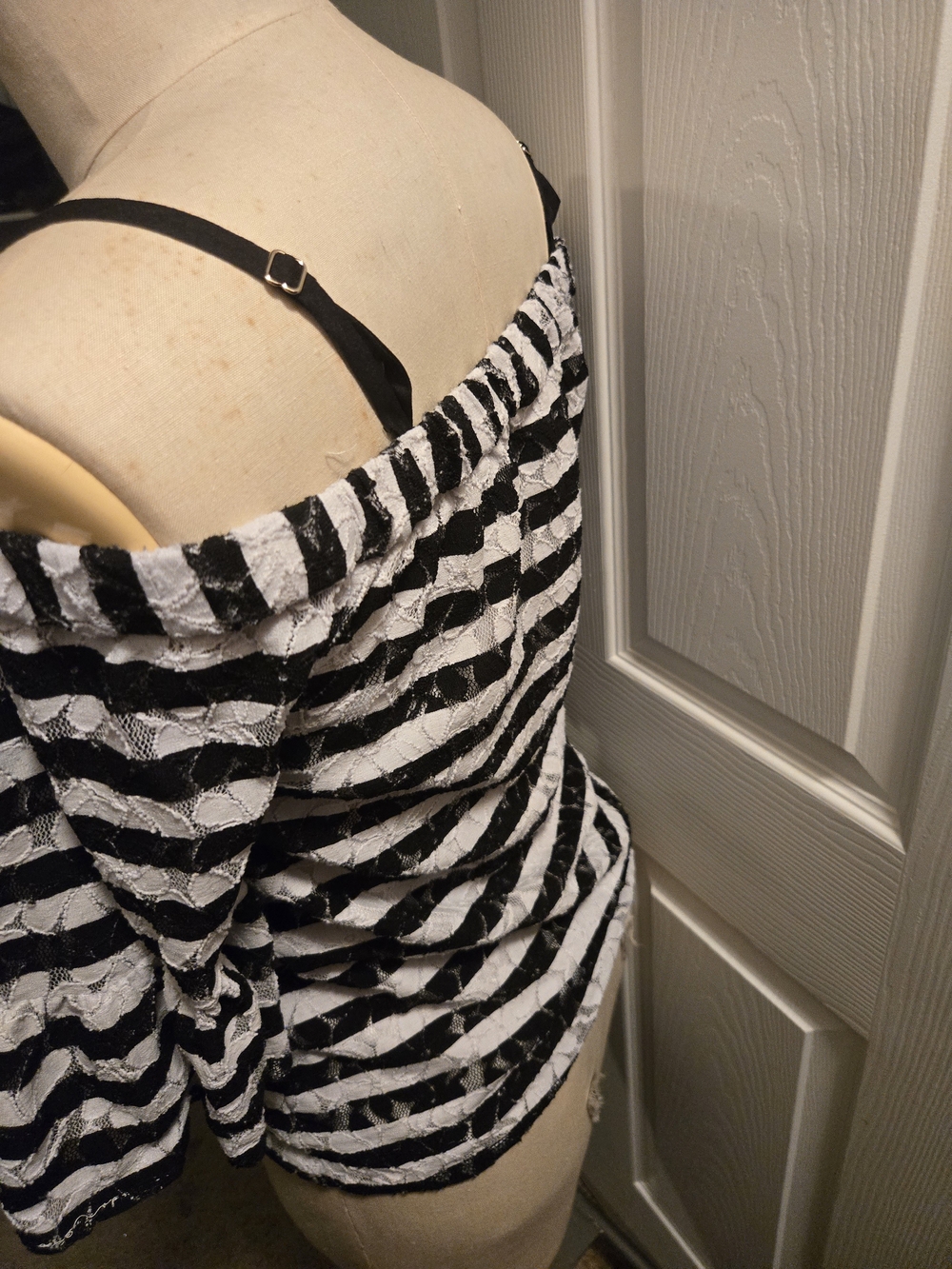 Karl Lagerfeld Black and White Off-Shoulder Striped Lace Blouse - Picture 4 of 7